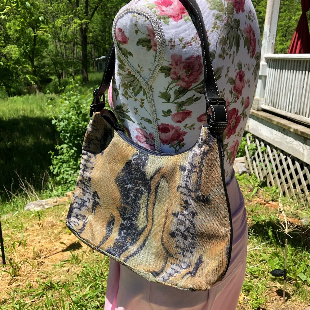 3/12$ Maxx New York Handbag - Picture 4 of 8